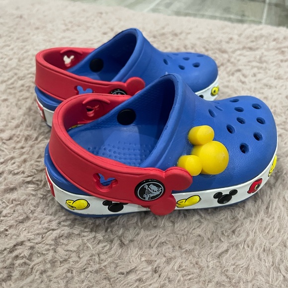 Crocs | Disney Clogs | Sz. 4C - Picture 4 of 4